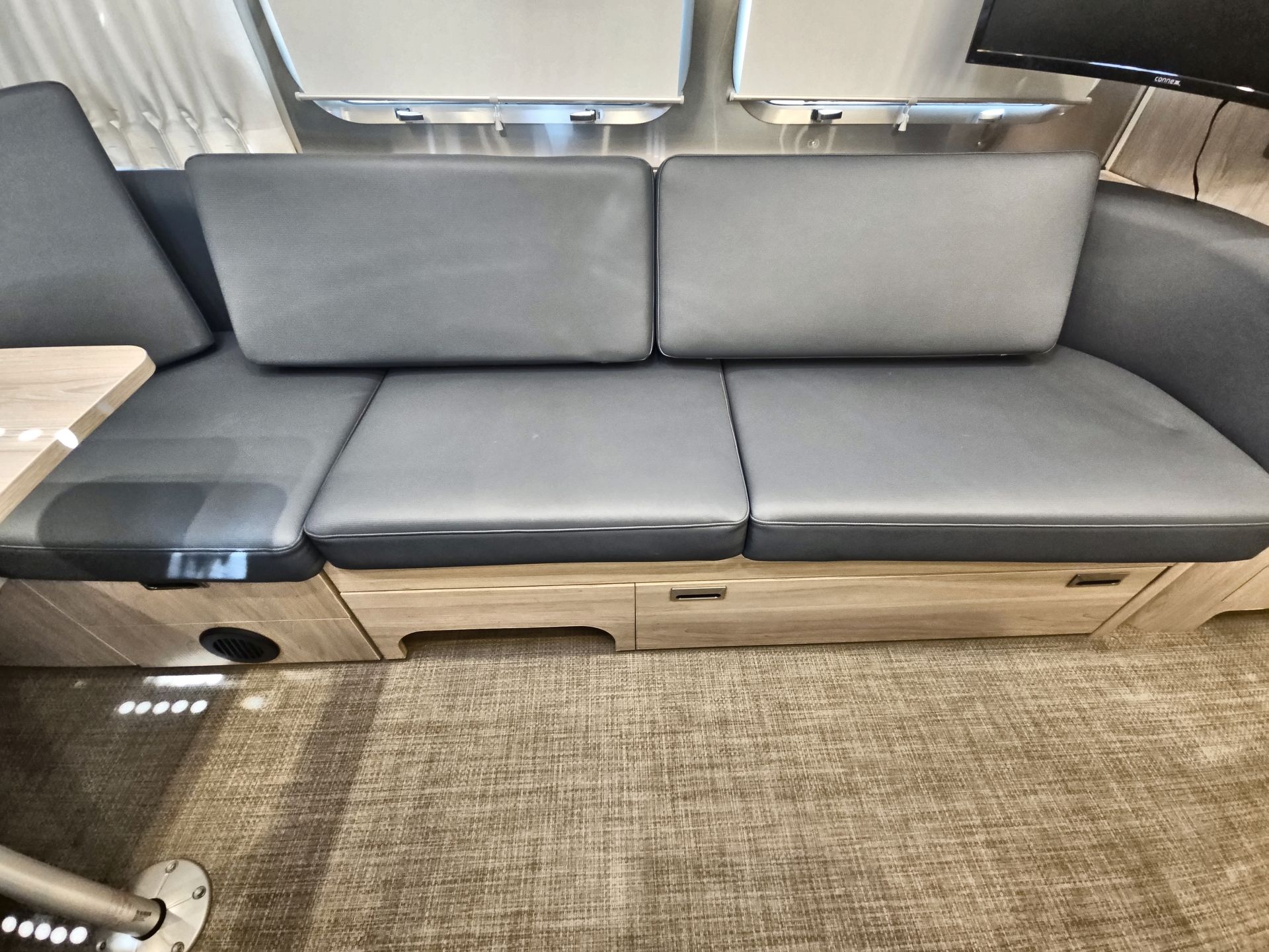 2024 Airstream 25FBT Base