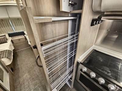 2024 Airstream 25FBT Base