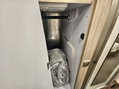 2024 Airstream 25FBT Base