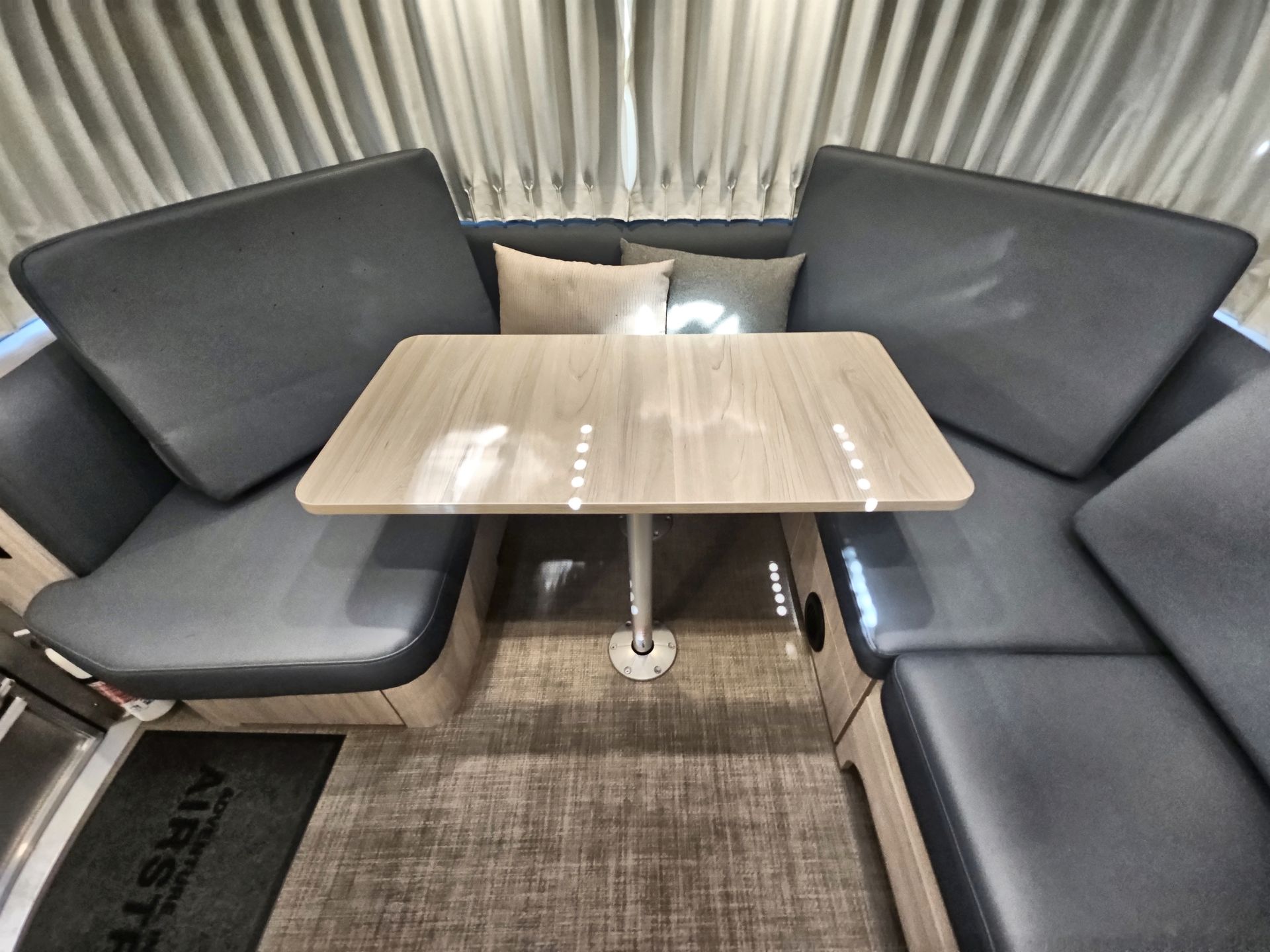 2024 Airstream 25FBT Base