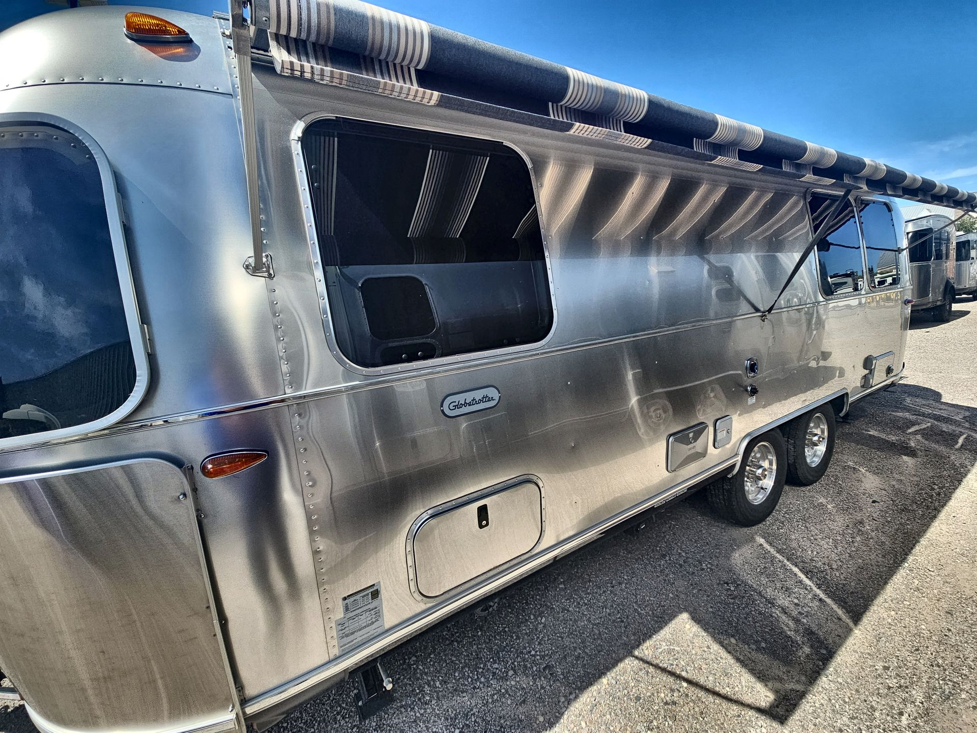 2024 Airstream 25FBT Base