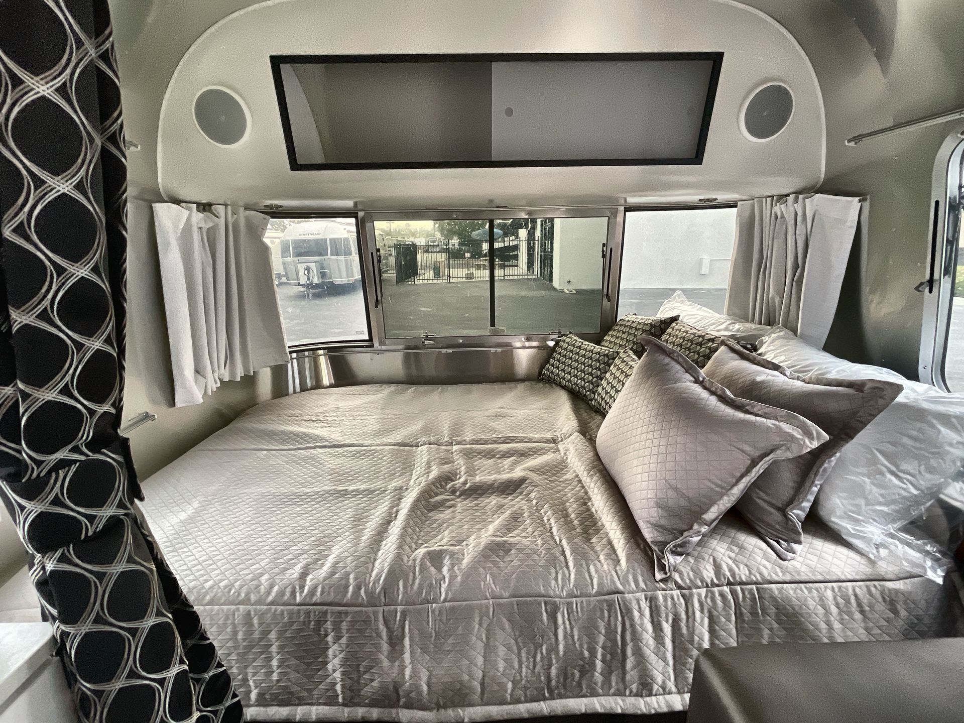 2024 Airstream 22FB Base