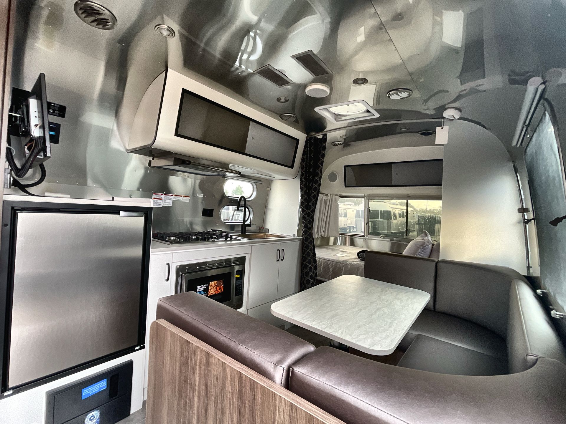 2024 Airstream 22FB Base