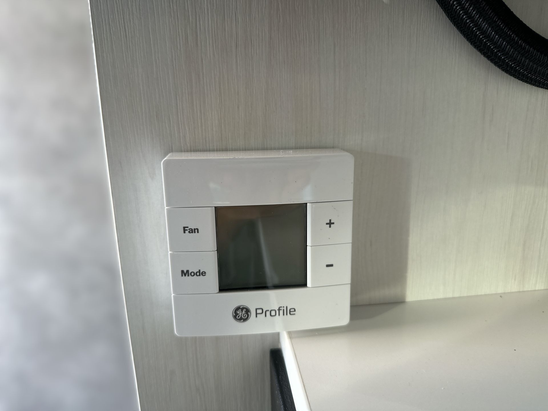 2025 Airstream 22FB Base