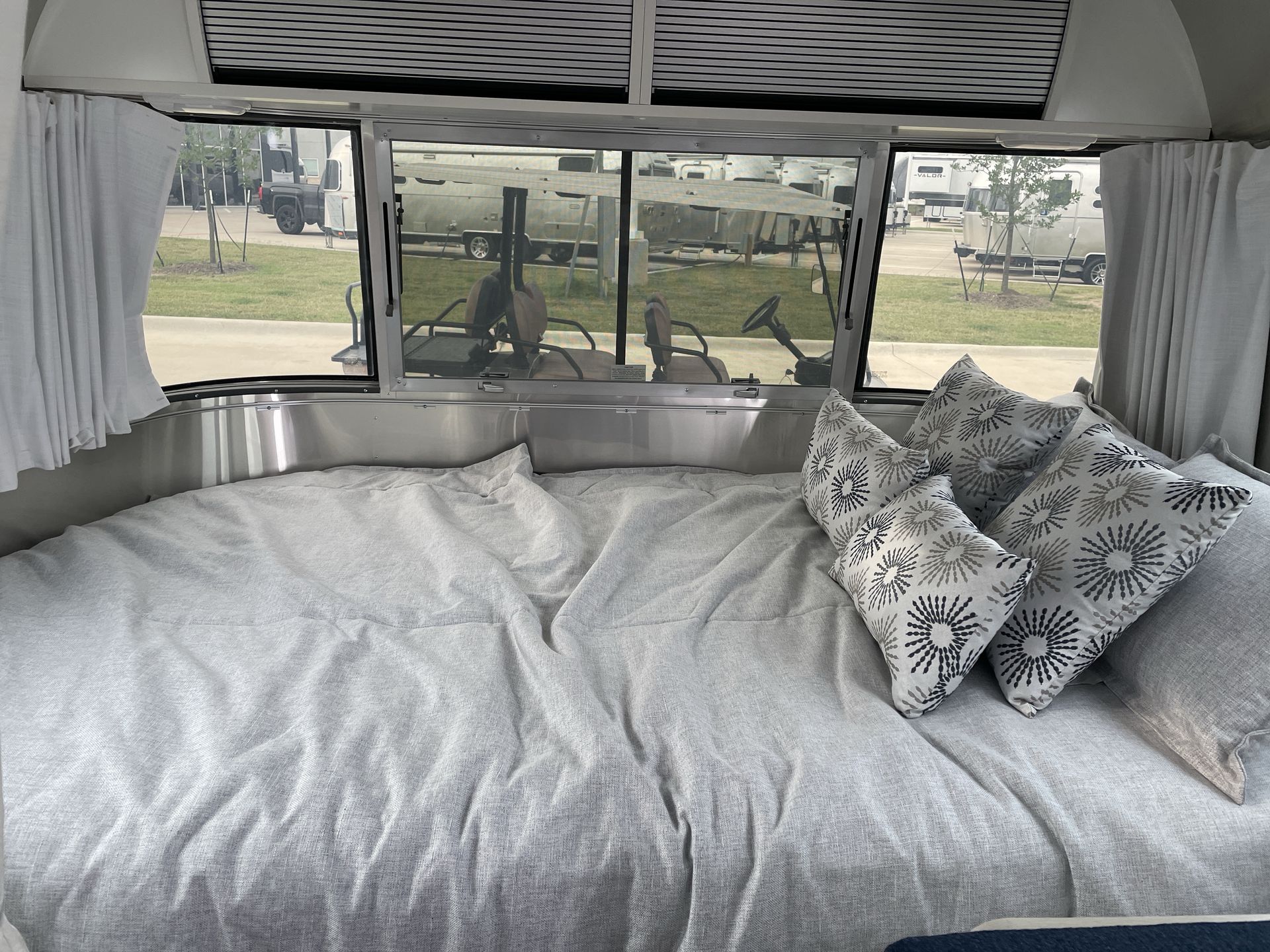 2025 Airstream 22FB Base