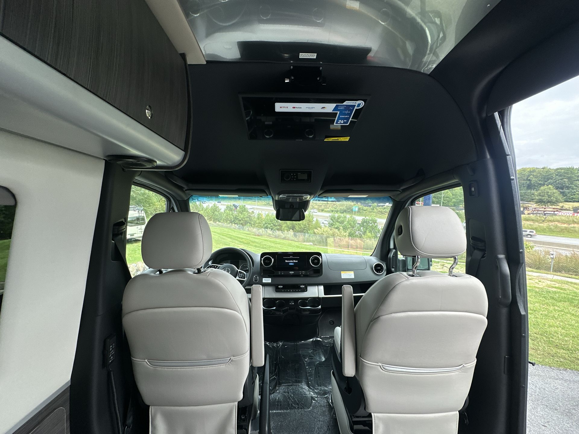 2025 Airstream 24 GL Base