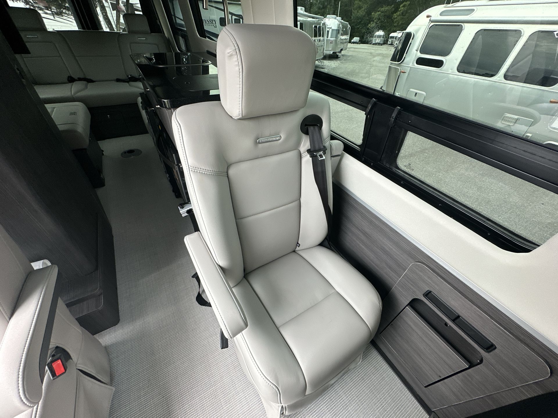 2025 Airstream 24 GL Base