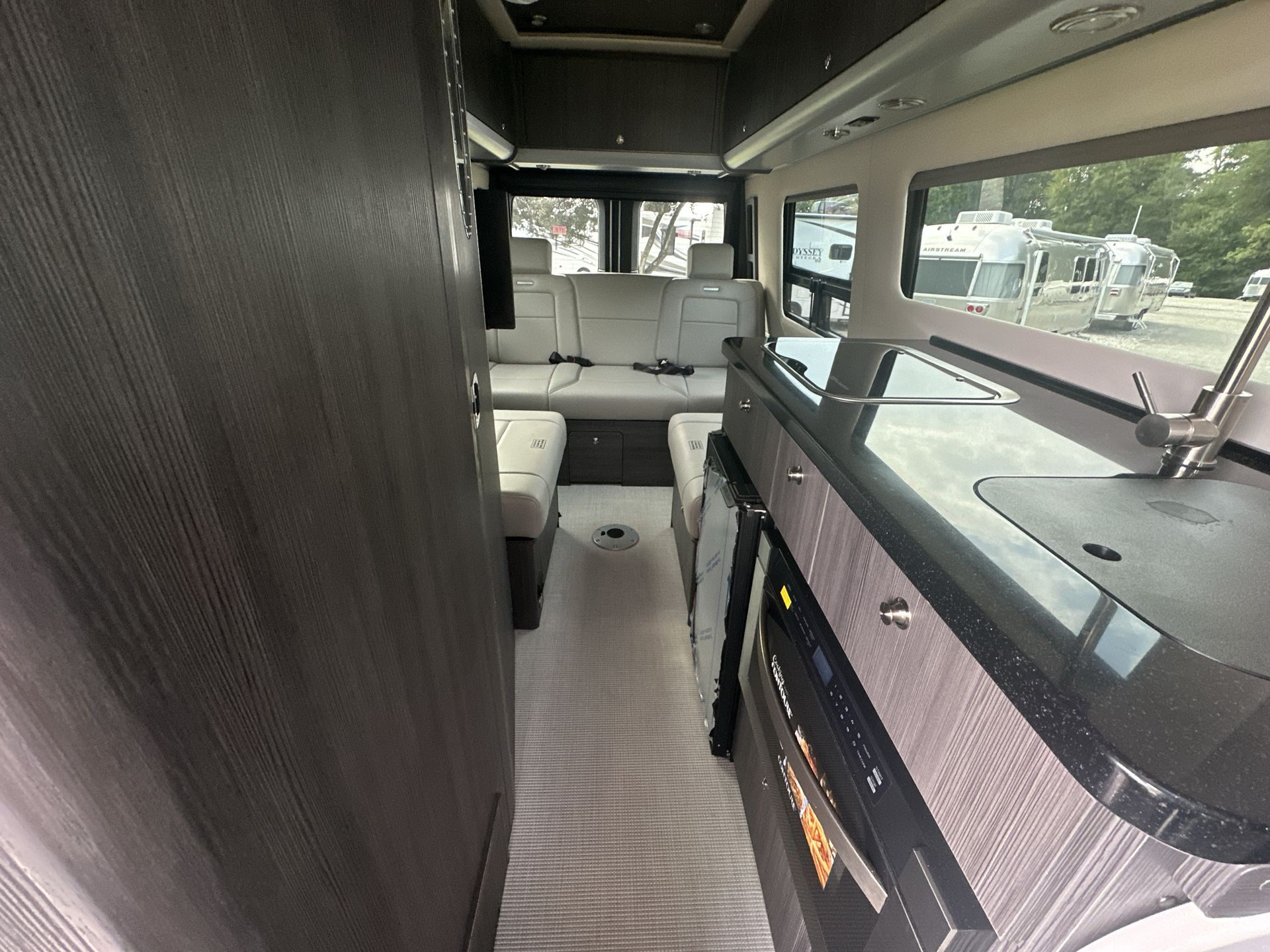 2025 Airstream 24 GL Base