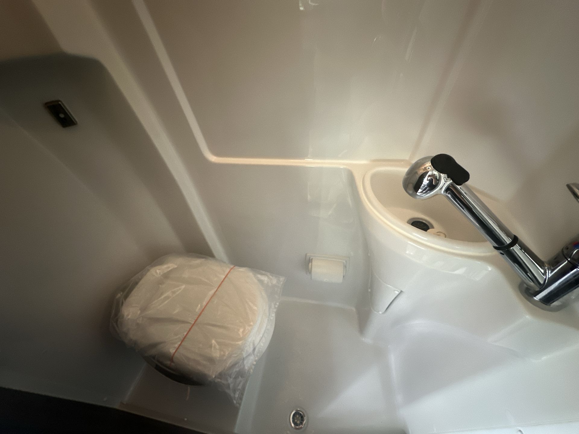 2025 Airstream 24 GL Base