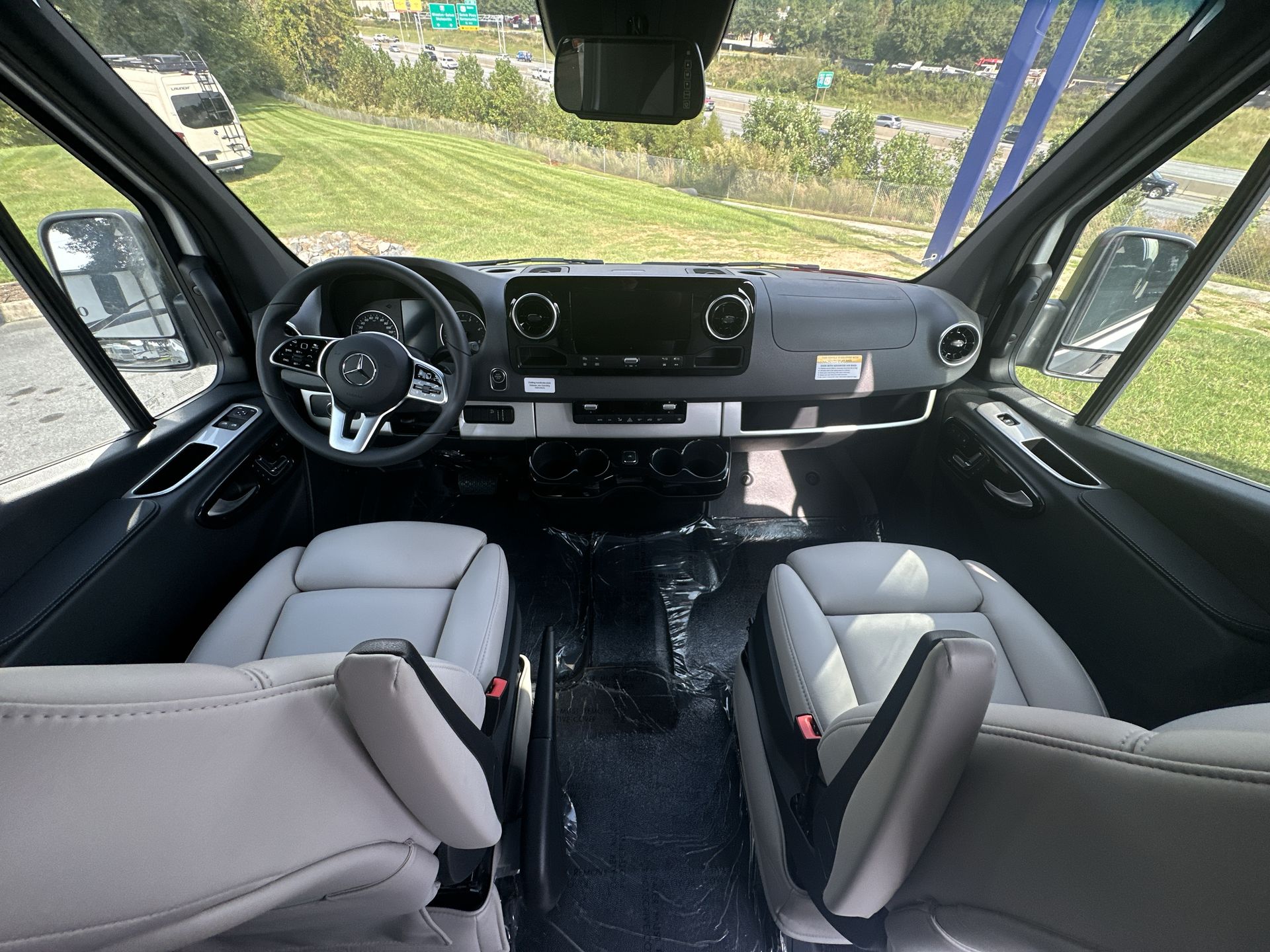 2025 Airstream 24 GL Base