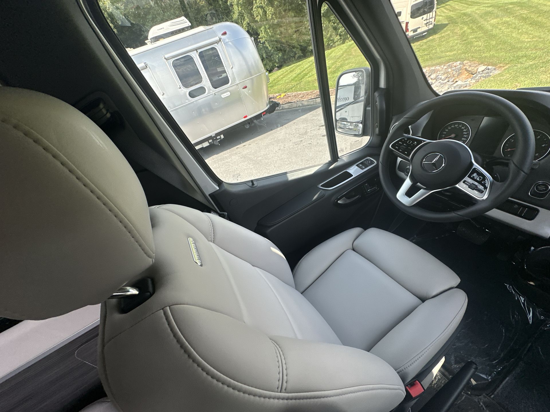 2025 Airstream 24 GL Base