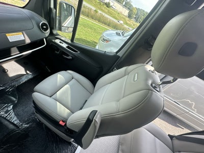 2025 Airstream 24 GL Base