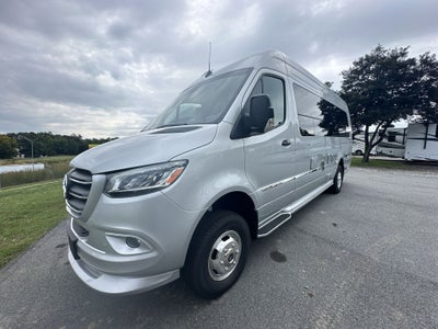 2025 Airstream 24 GL Base