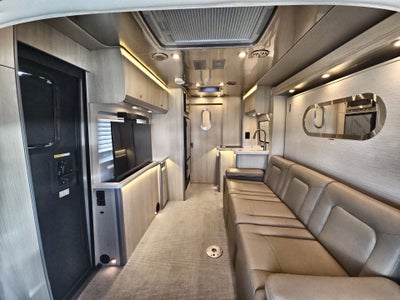 2026 Airstream Murphy Suite Base