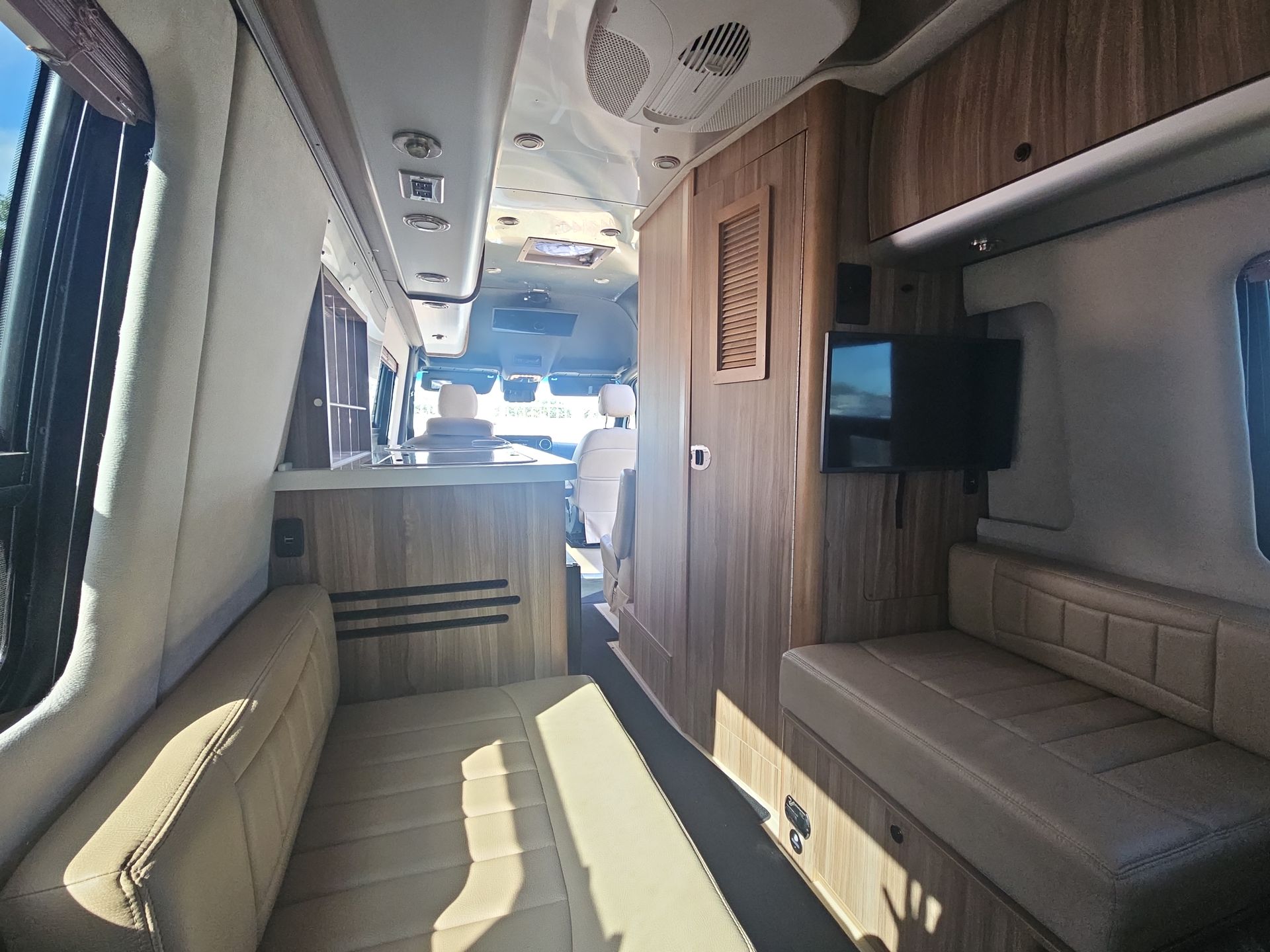 2021 Airstream 24GL TOMMY Base