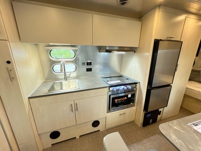 2025 Airstream 23FBQ Base