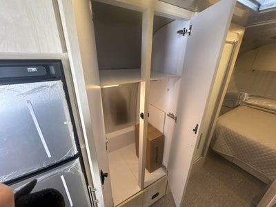 2025 Airstream 27FBQ Base