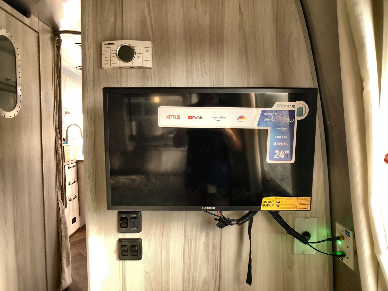 2026 Airstream 25FBQ Base