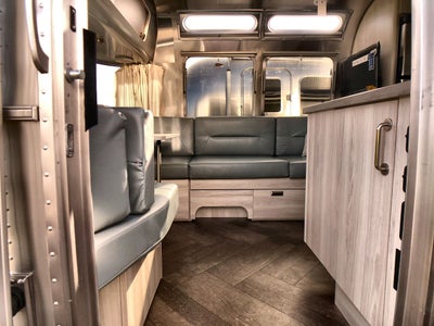 2026 Airstream 25FBQ Base