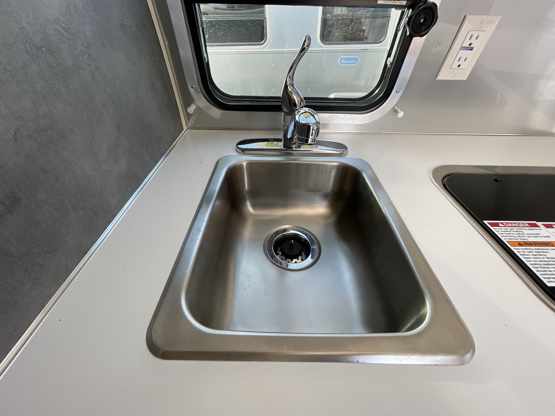 2026 Airstream 16RB Base