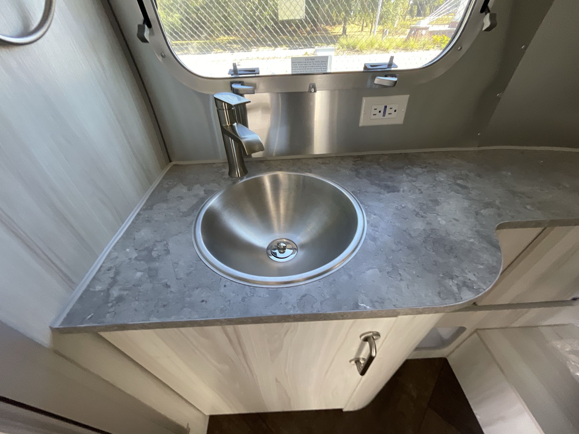 2026 Airstream 23FBT Base
