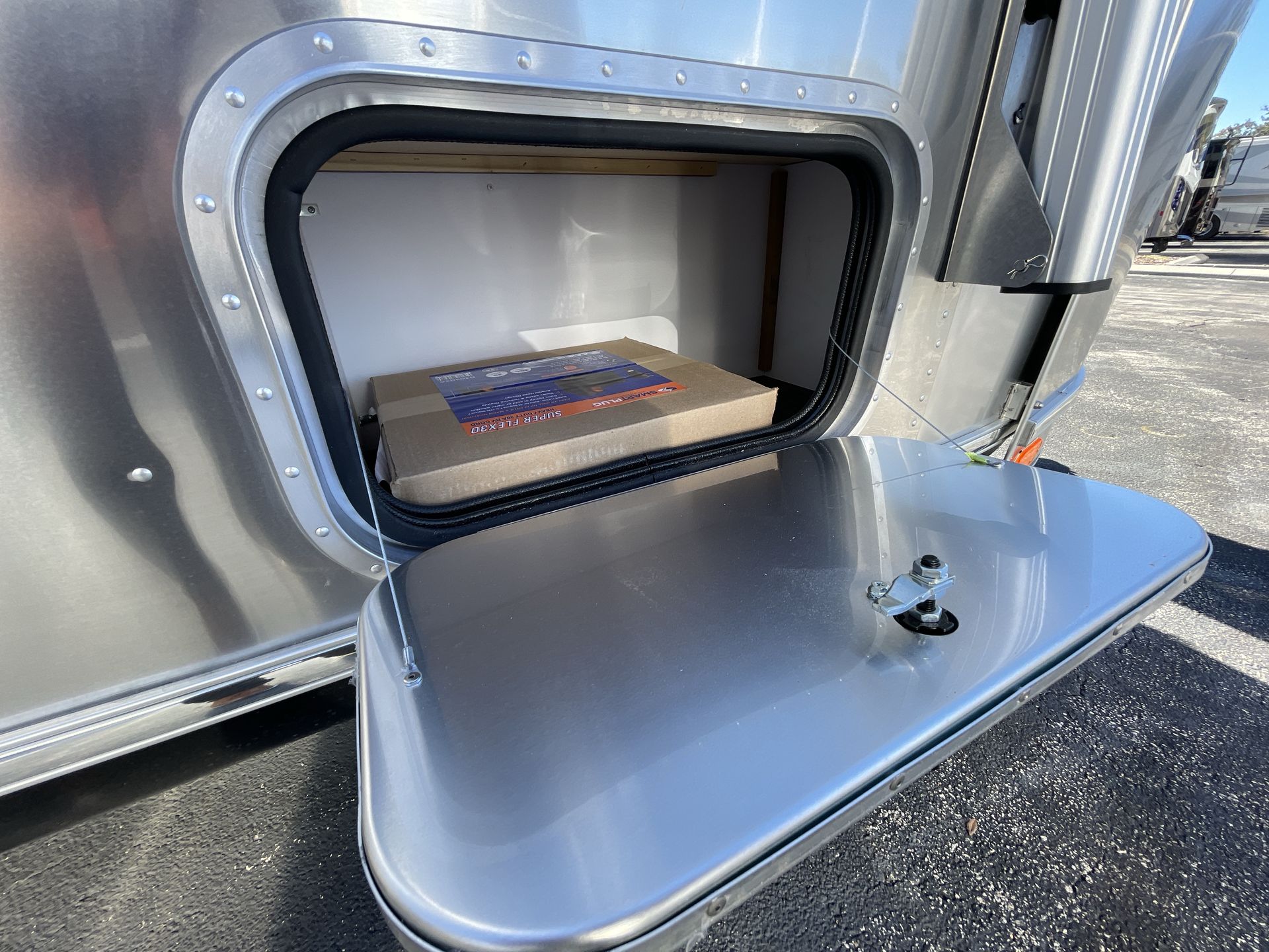 2026 Airstream 23FBT Base