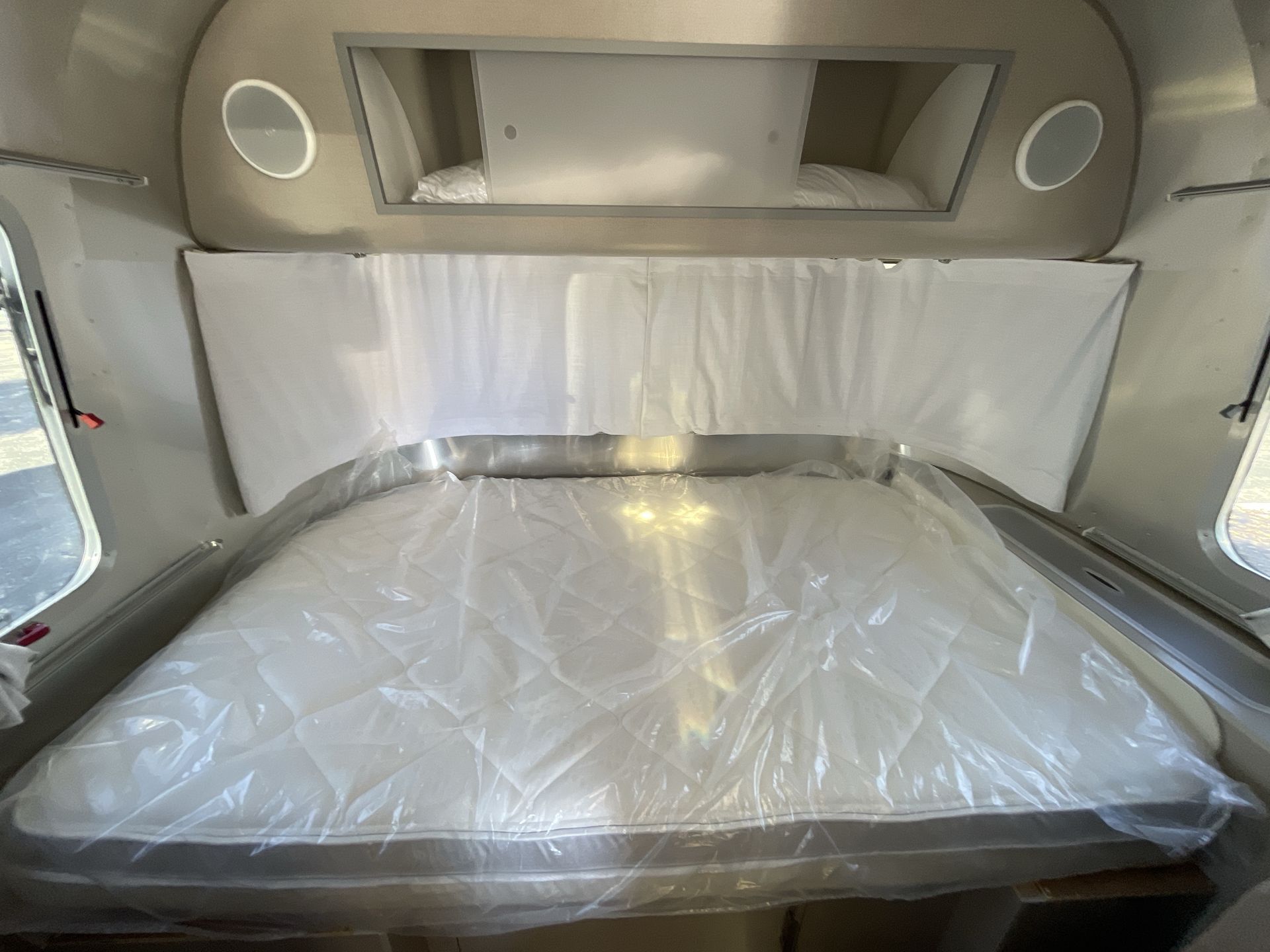 2026 Airstream 22FB Base