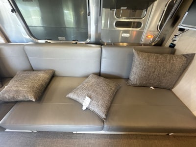 2025 Airstream 25FBQ Base