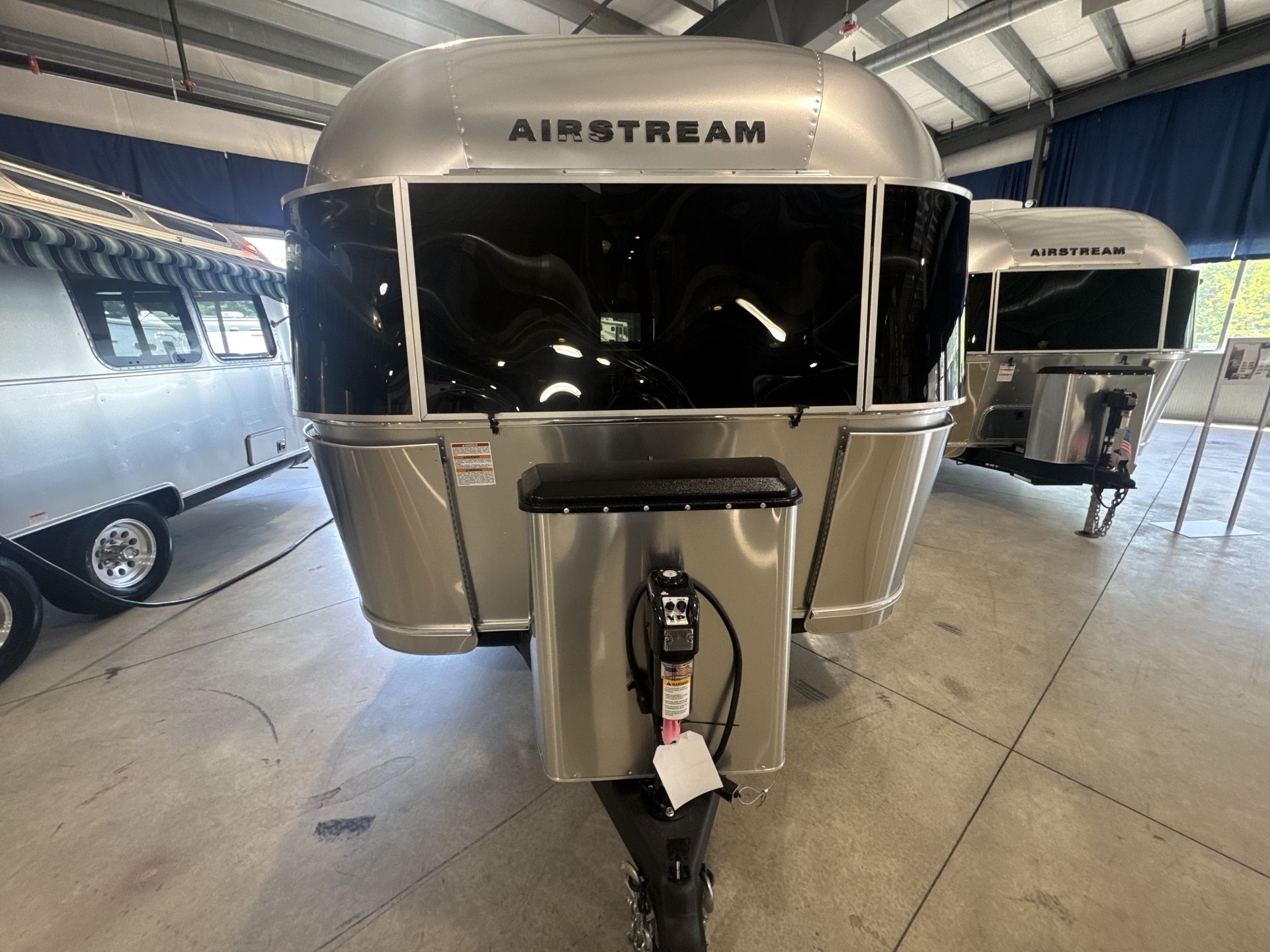 2025 Airstream 25FBQ Base
