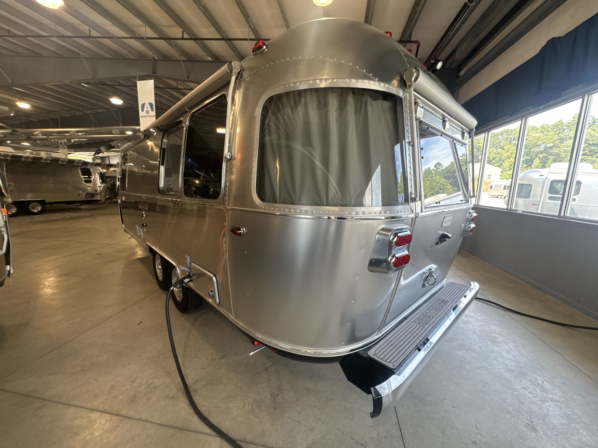 2025 Airstream 25FBQ Base
