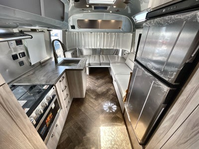2026 Airstream 27FBT Base