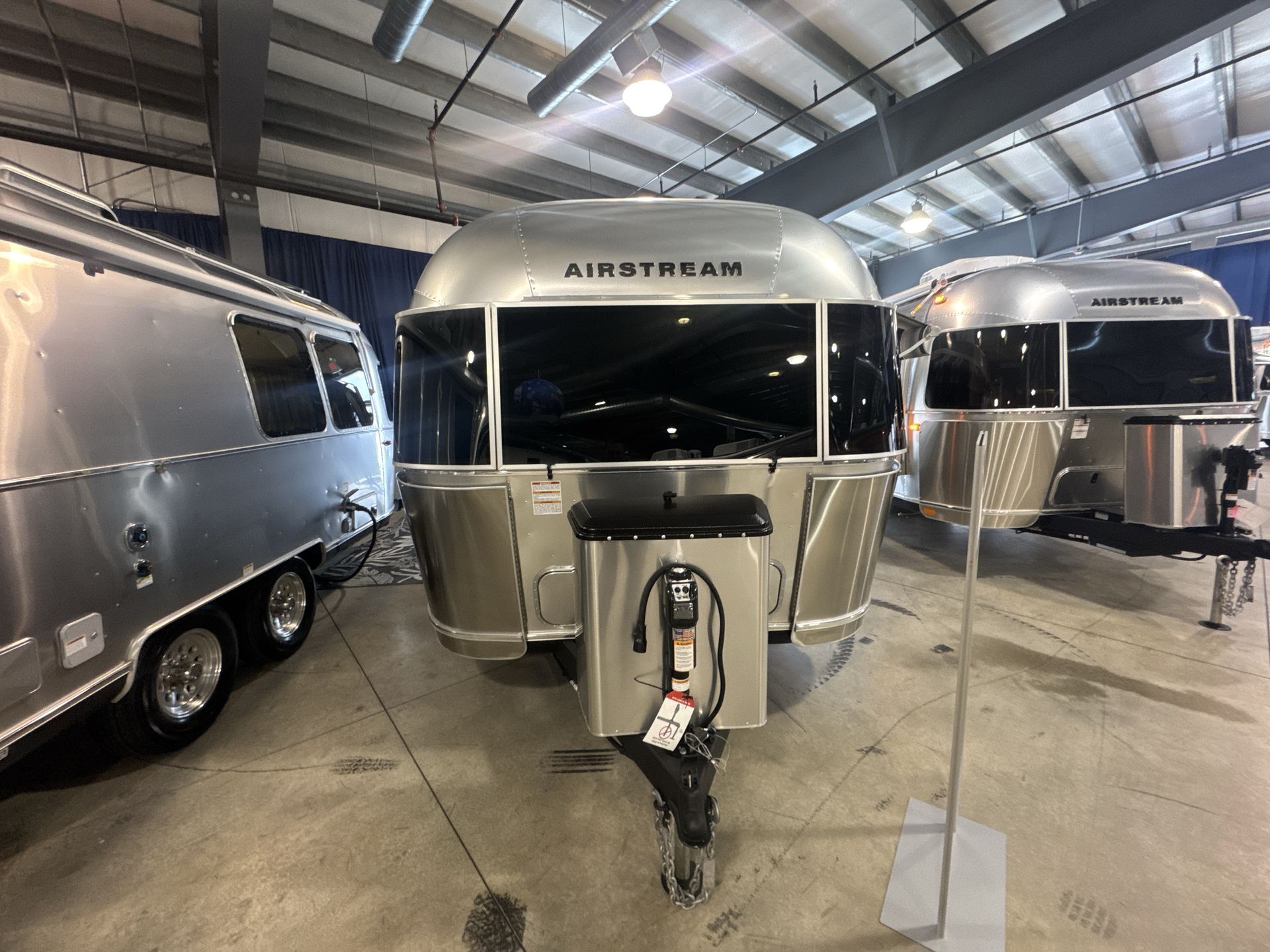 2025 Airstream 25FBT Base