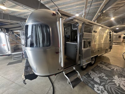 2025 Airstream 25FBT Base