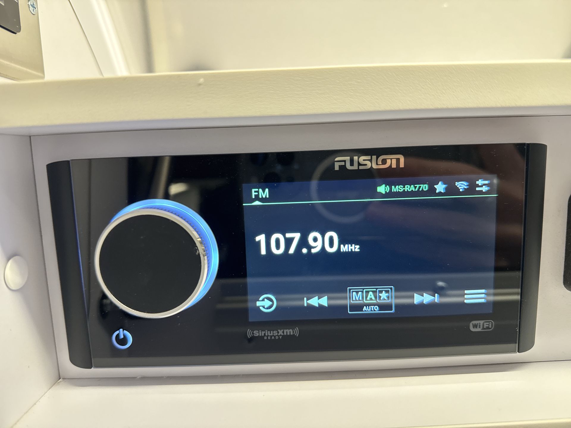 2026 Airstream 27FBT Base