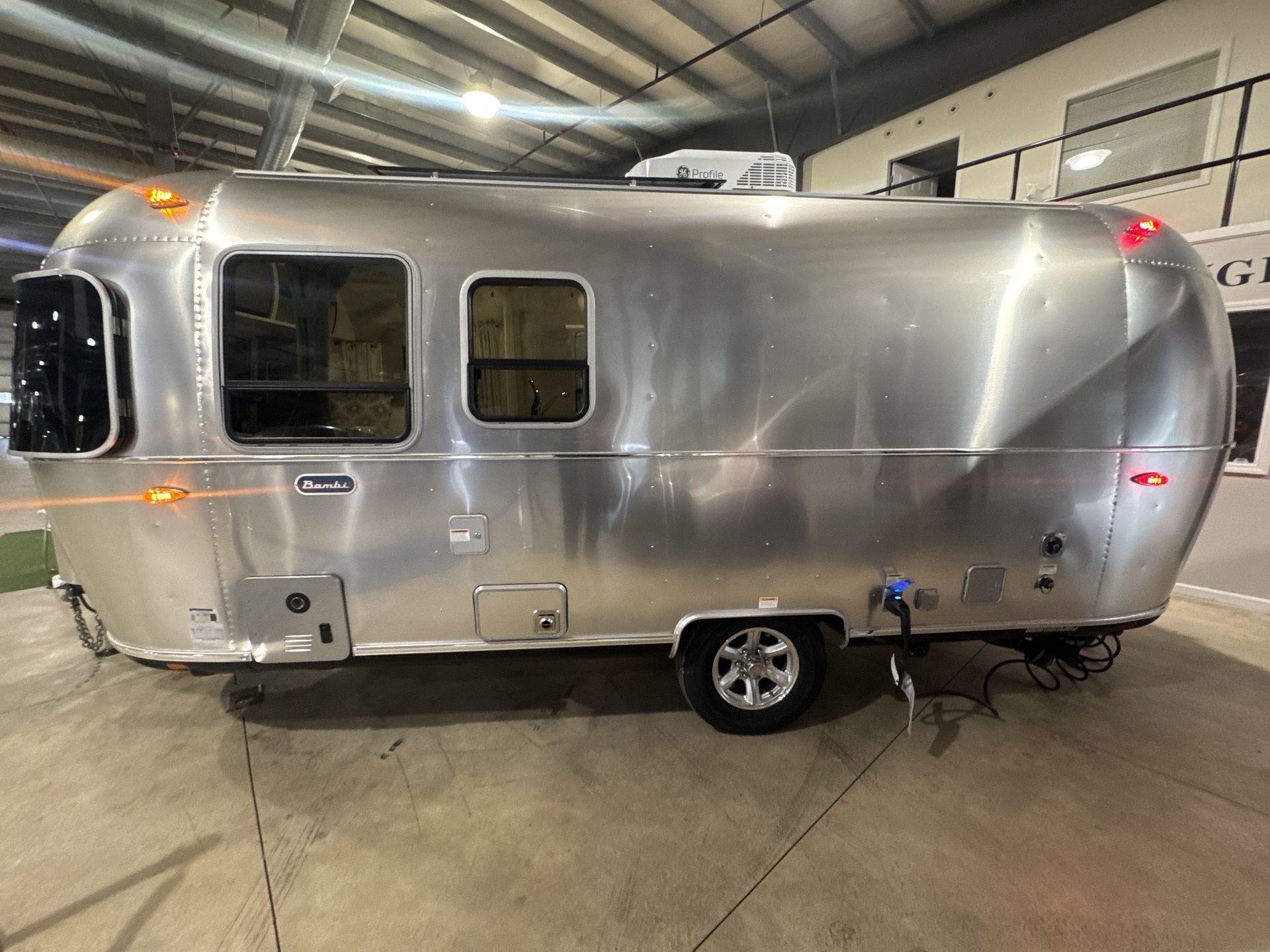 2026 Airstream 22FB Base