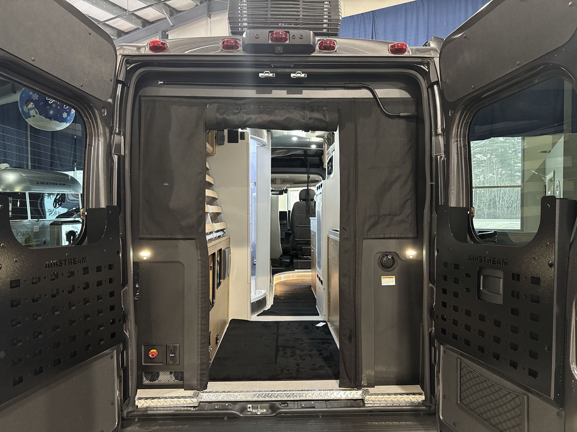 2026 Airstream Rangeline Base