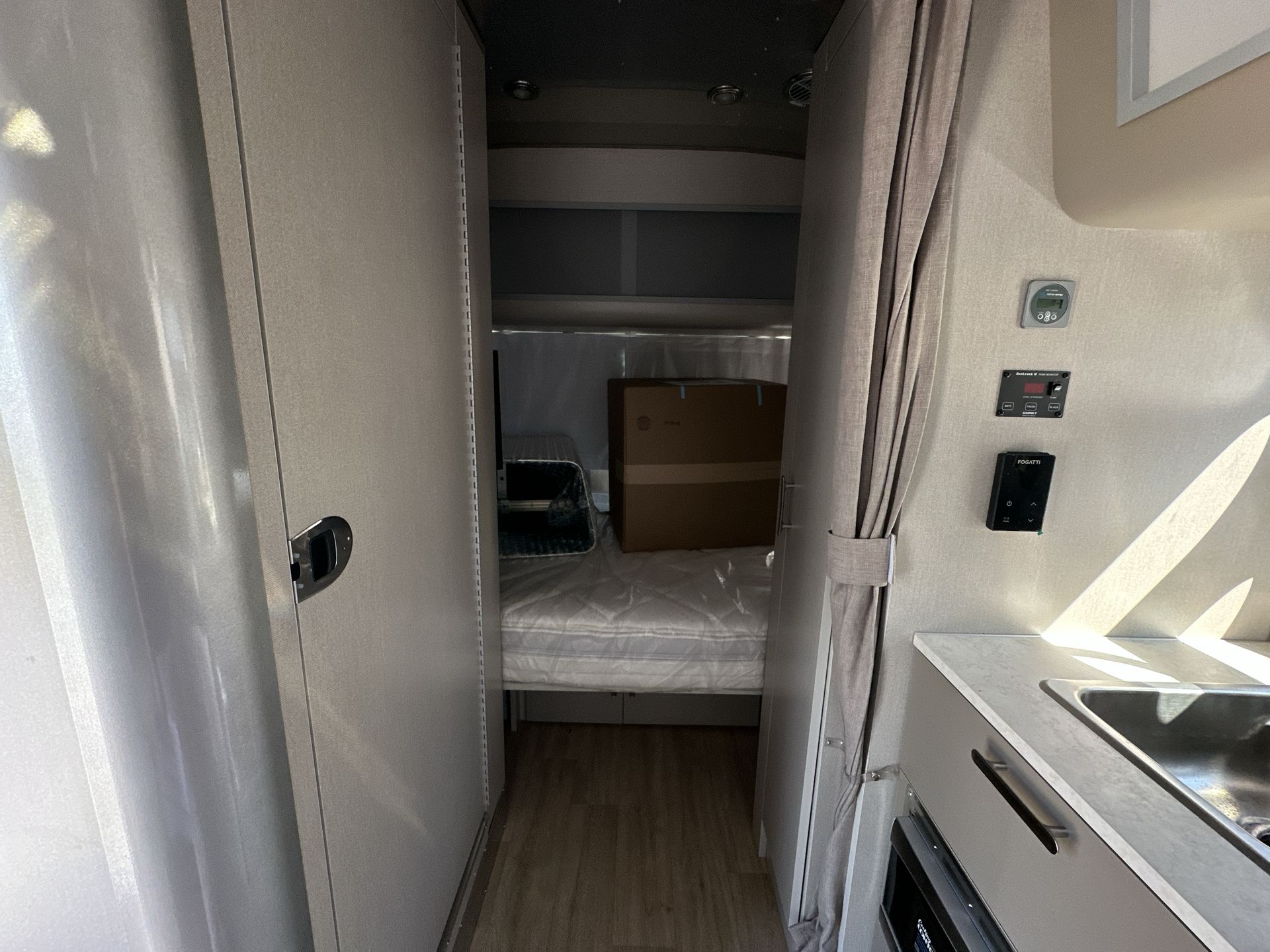 2026 Airstream 16RB Base