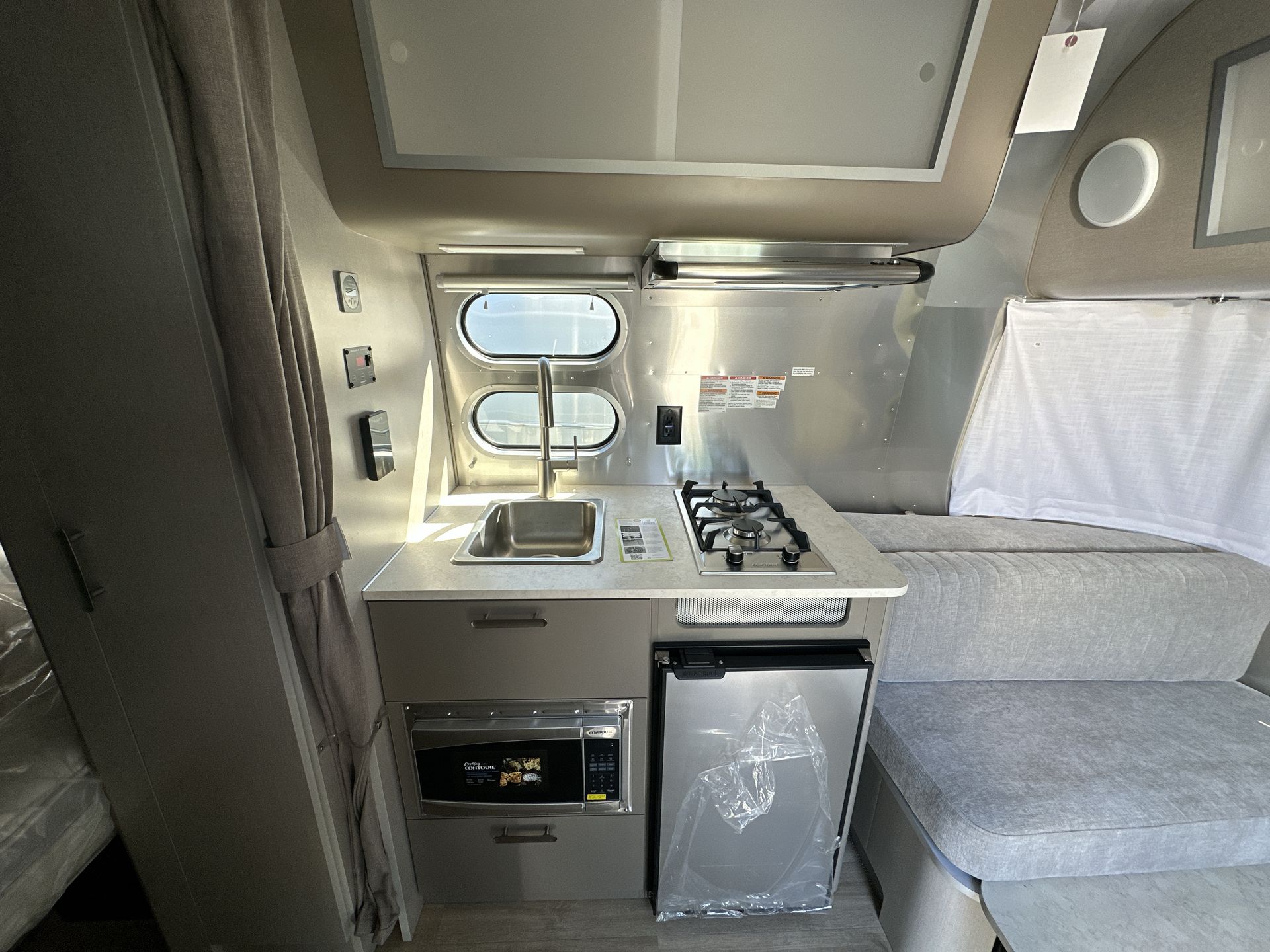 2026 Airstream 16RB Base
