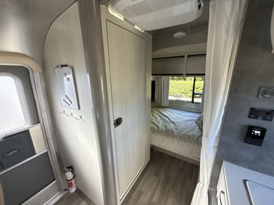 2026 Airstream 16RB Base