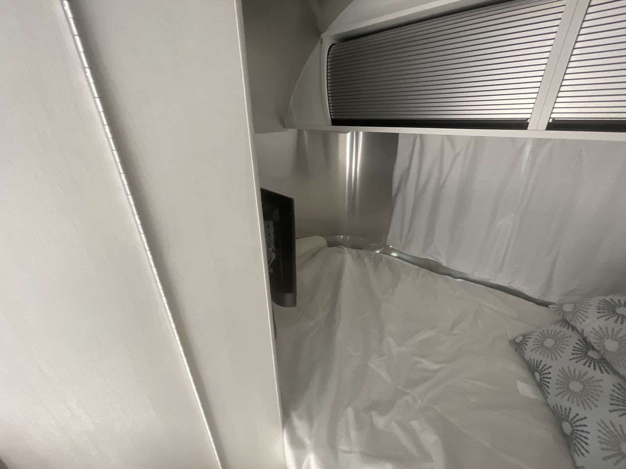 2026 Airstream 16RB Base