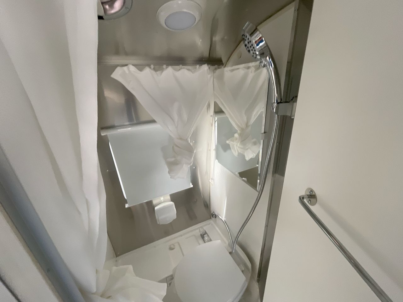 2025 Airstream 16RB Base