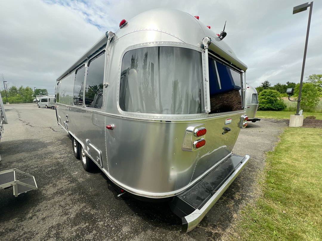 2025 Airstream 25FBT Base