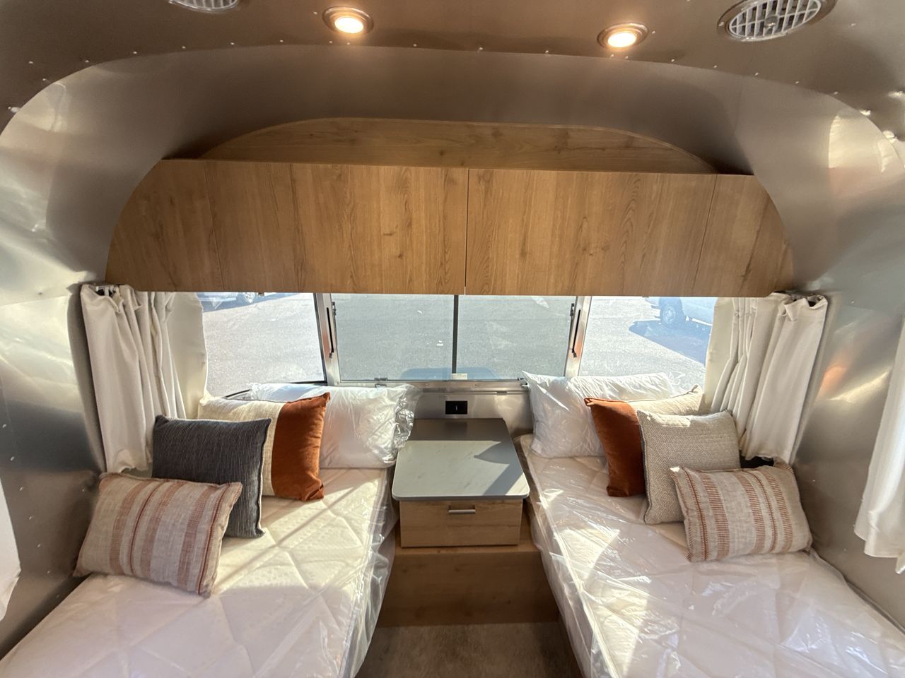2026 Airstream 25FBT Base