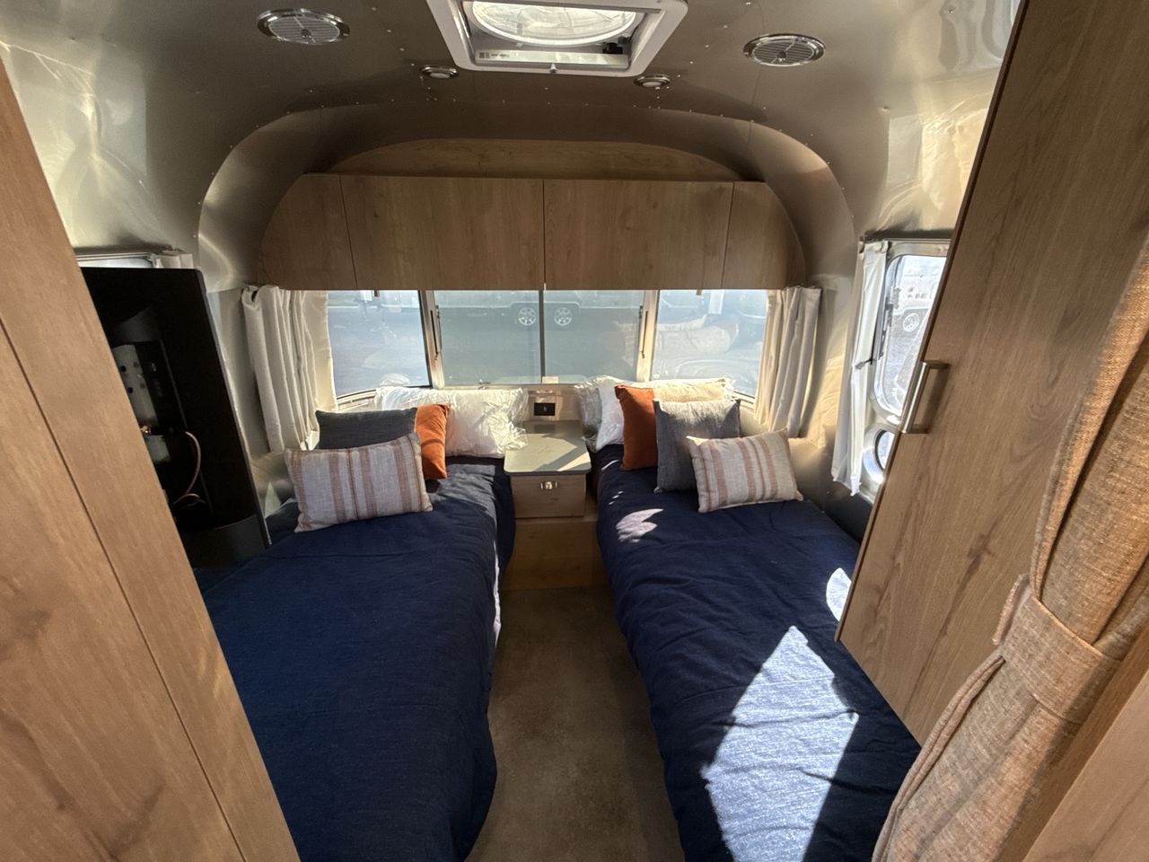 2026 Airstream 23FBT Base