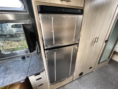 2026 Airstream 27FBQ Base