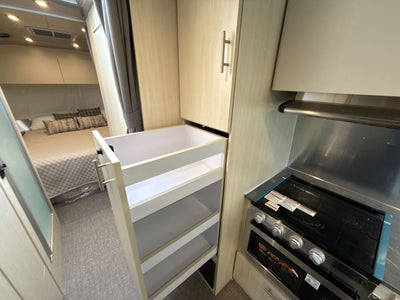 2025 Airstream 27FBQ Base