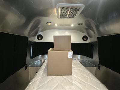 2025 Airstream 27FBQ Base