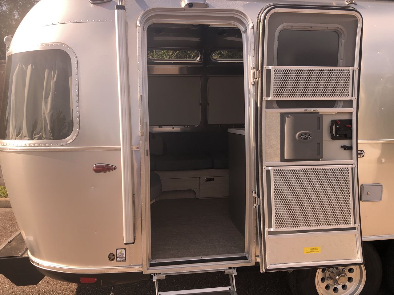 2026 Airstream 25FBQ Base