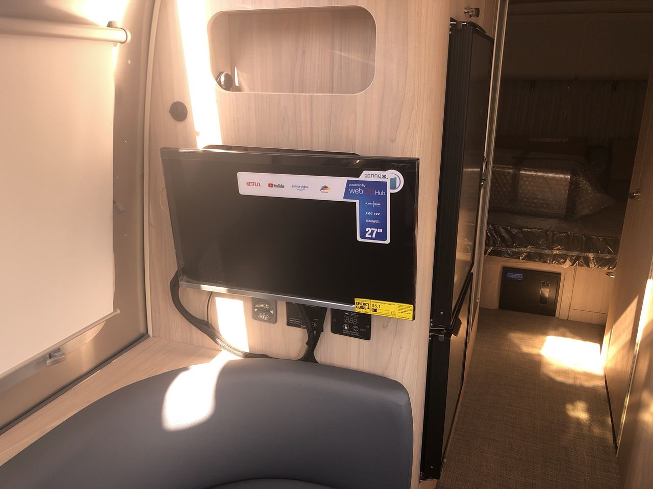 2026 Airstream 25FBQ Base
