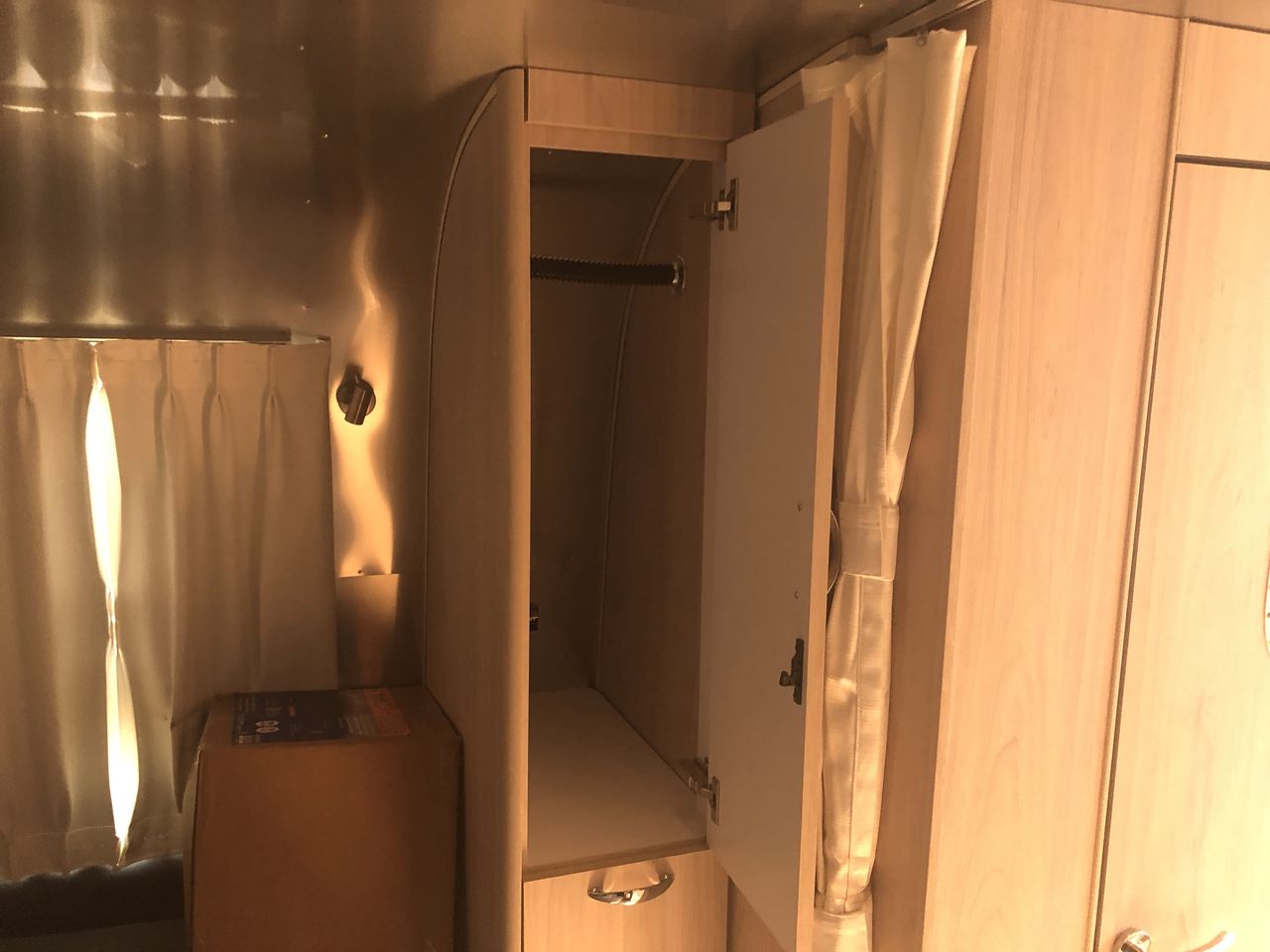 2026 Airstream 25FBQ Base